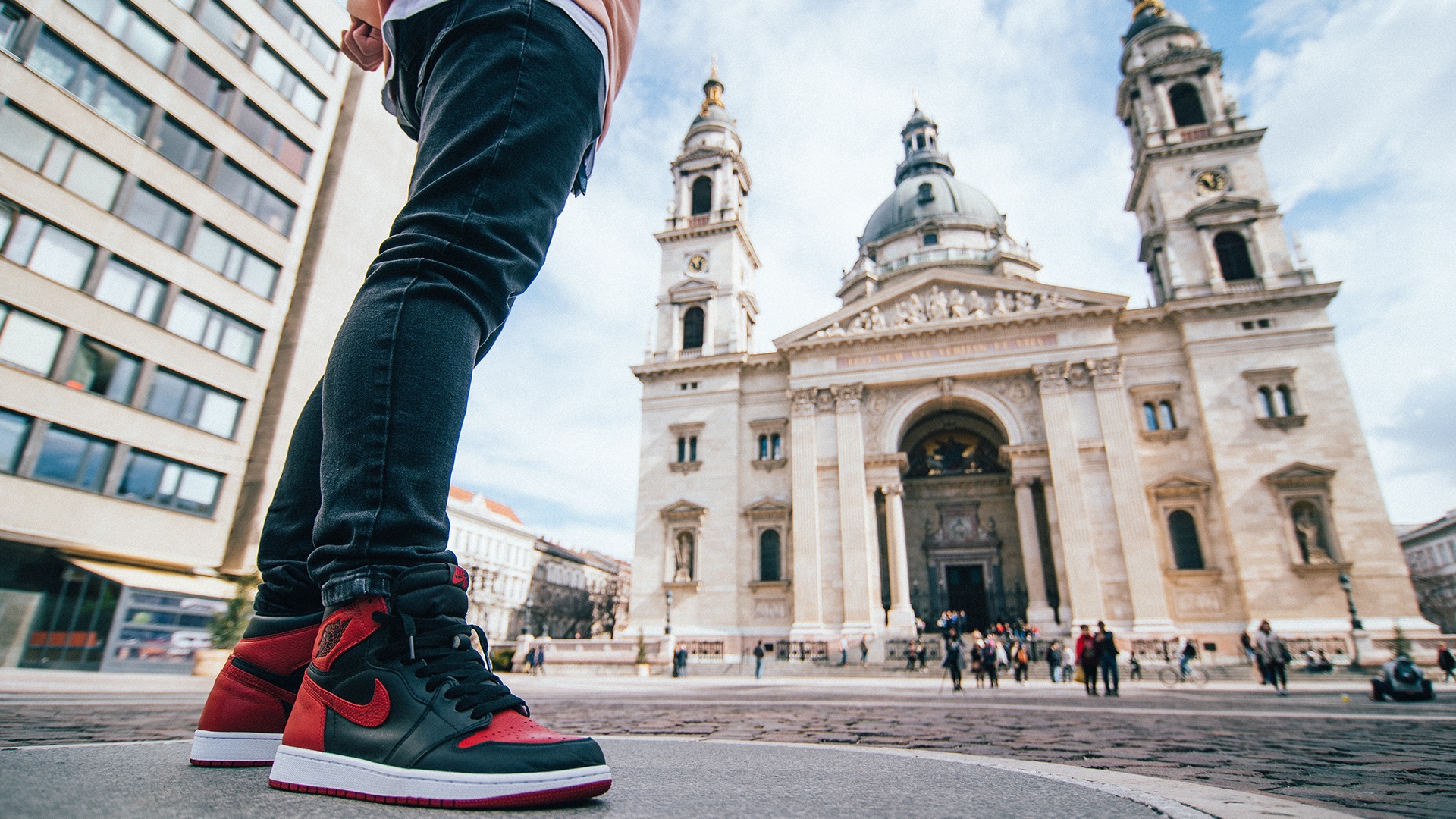 Editorial: Footshop meets Budapest