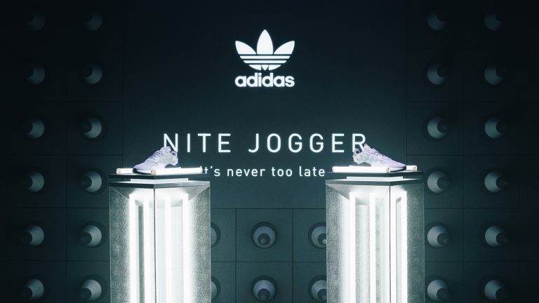 Vnitroblock: Footshop objevoval noční já