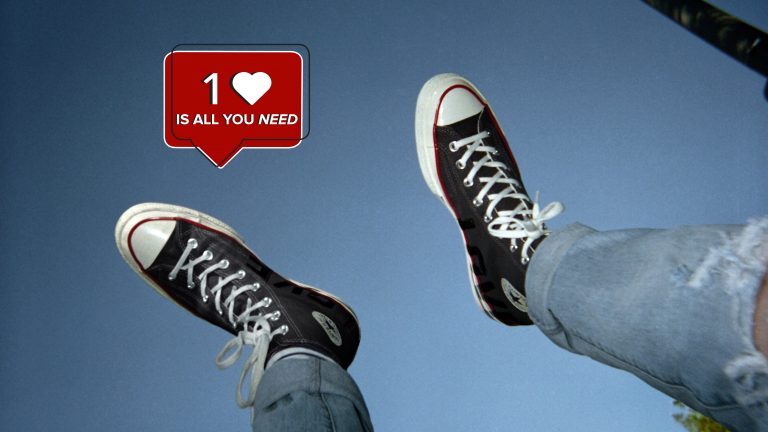 Miluj sám sebe, miluj Converse Love Fearlessly