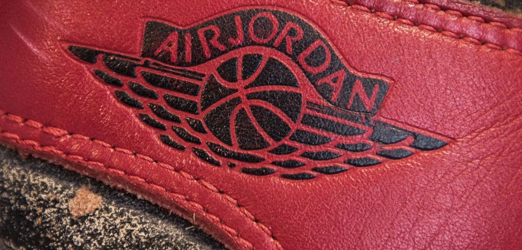 aj1 wings logo