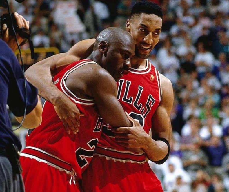 Zápas, který stvořil nejdražší tenisky na světě: Michael Jordan a Flu Game