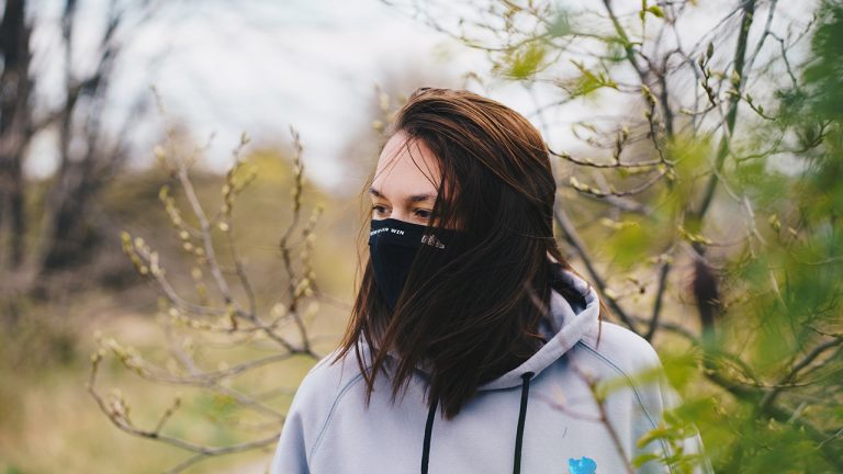 Už tenhle víkend posíláme Footshop roušky zdarma