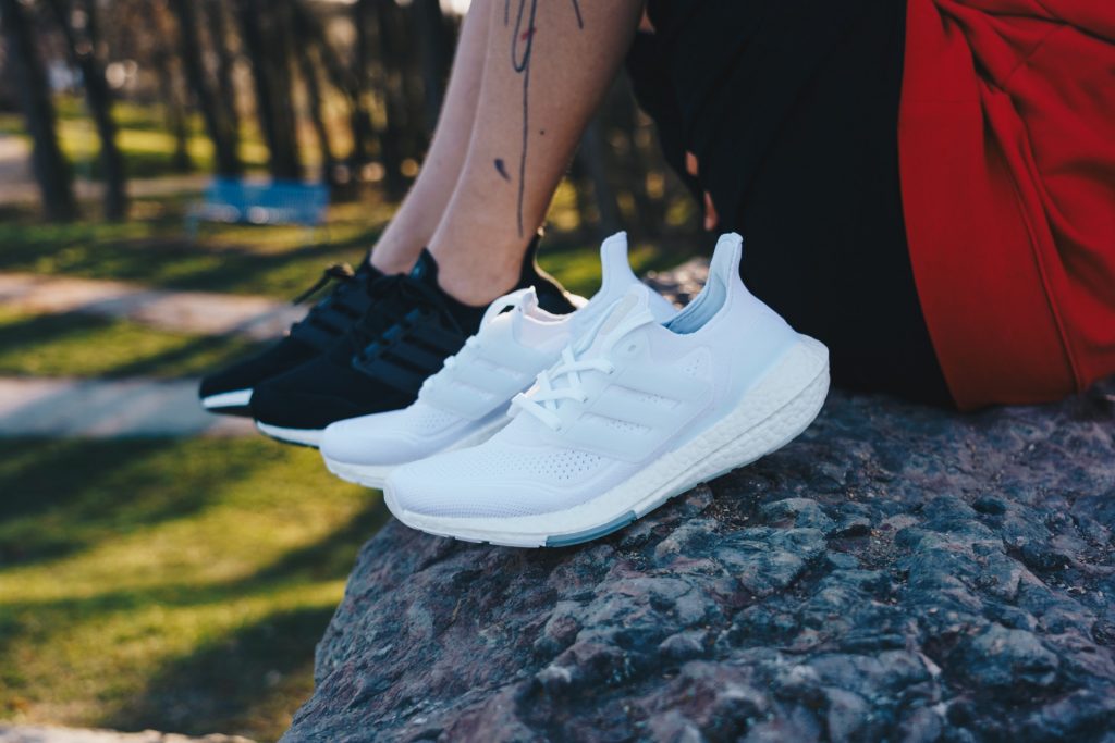 ADIDAS ULTRABOOST 21