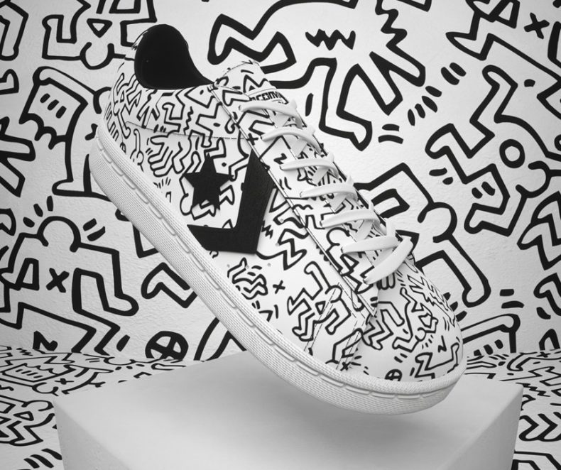 Converse bourá bariéry po vzoru Keith Haringa