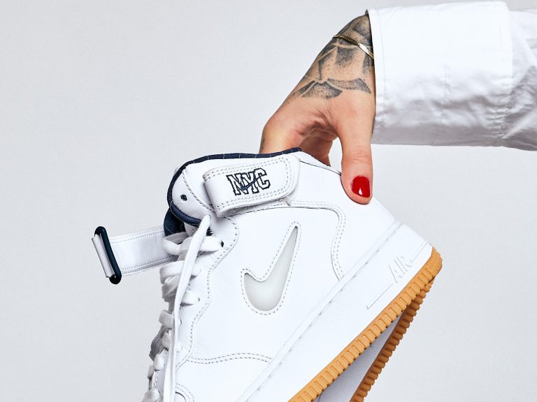 Nezmeškej double release kultovních Air Force 1 Mid Jewel