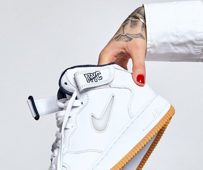 Nezmeškej double release kultovních Air Force 1 Mid Jewel