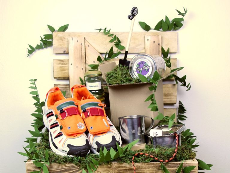 Tenhle special box musíš zalévat: adidas x SW x atmos Superturf Adventure