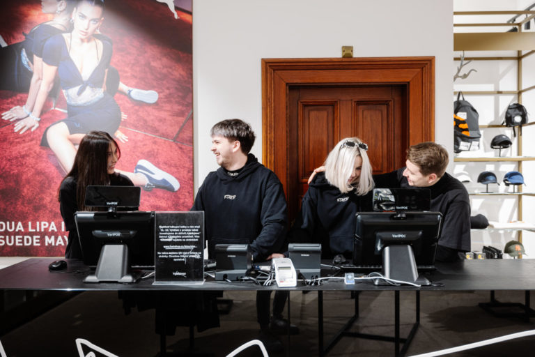 Jaký největší omyl se jim stal? Poznej crew z prodejny Na Příkopě