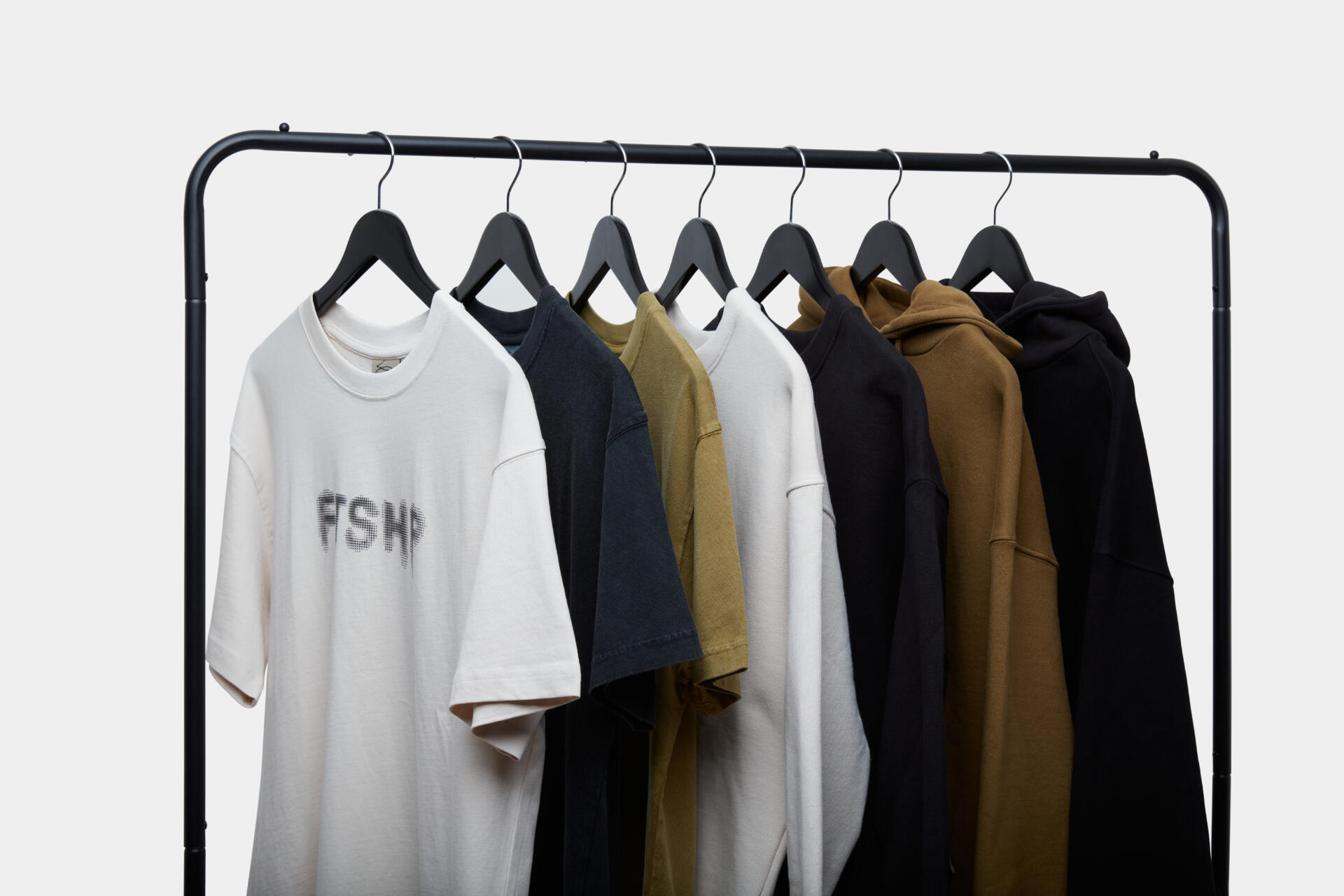 Poznej sourozence Footshop Everyday dropu. Tohle je kolekce FTSHP Halftone drop! 