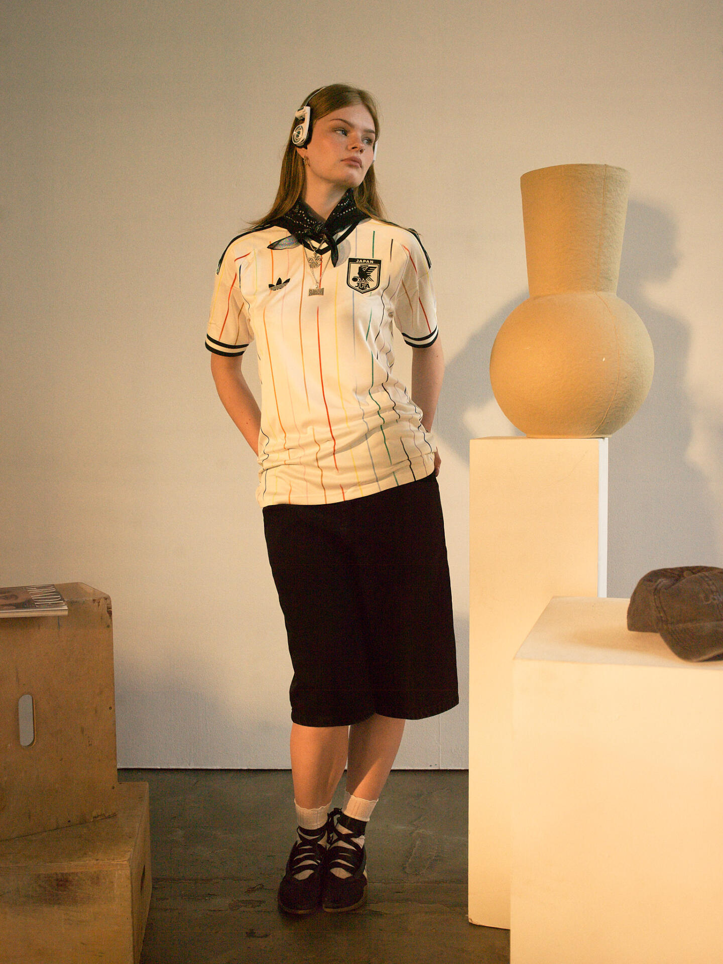 adidas Japan Bringback Jersey styling — kompletní outfit s šortkami a adidas trainers