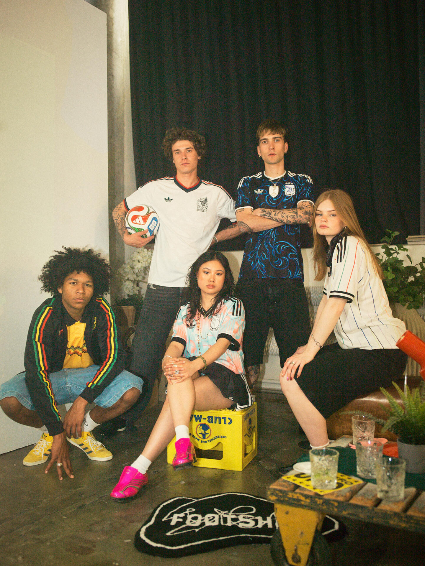 Footshop x adidas Originals World Cup 2026 retro dresy — kampaňové focení s pěti modely
