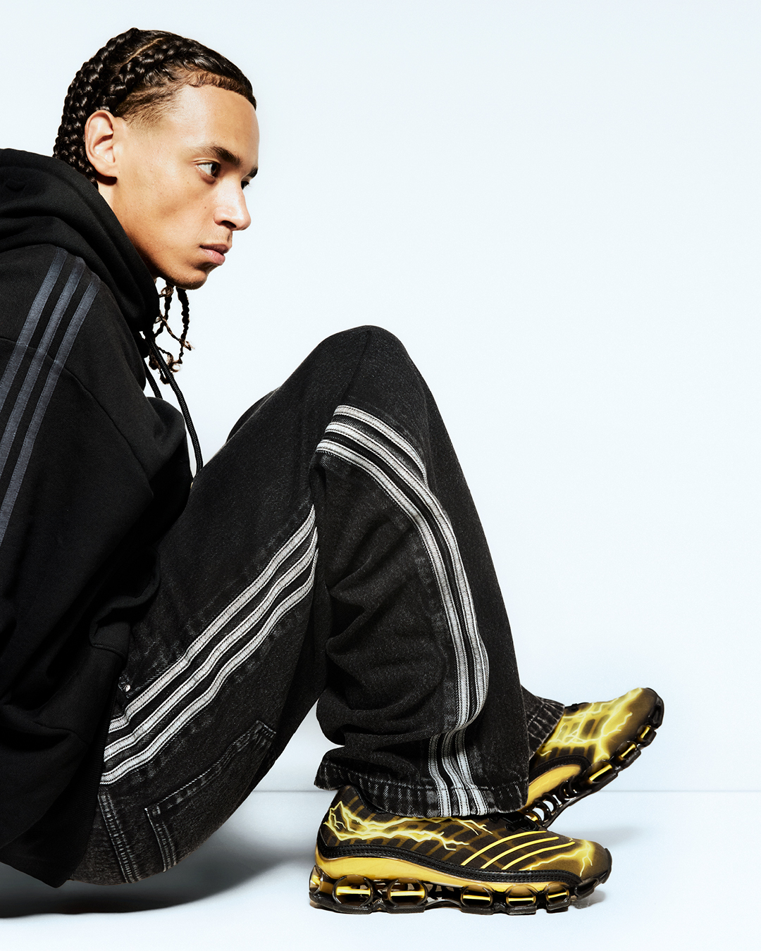adidas x Pokemon Megaride F50 Pikachu, detal błyskawicy na bucie