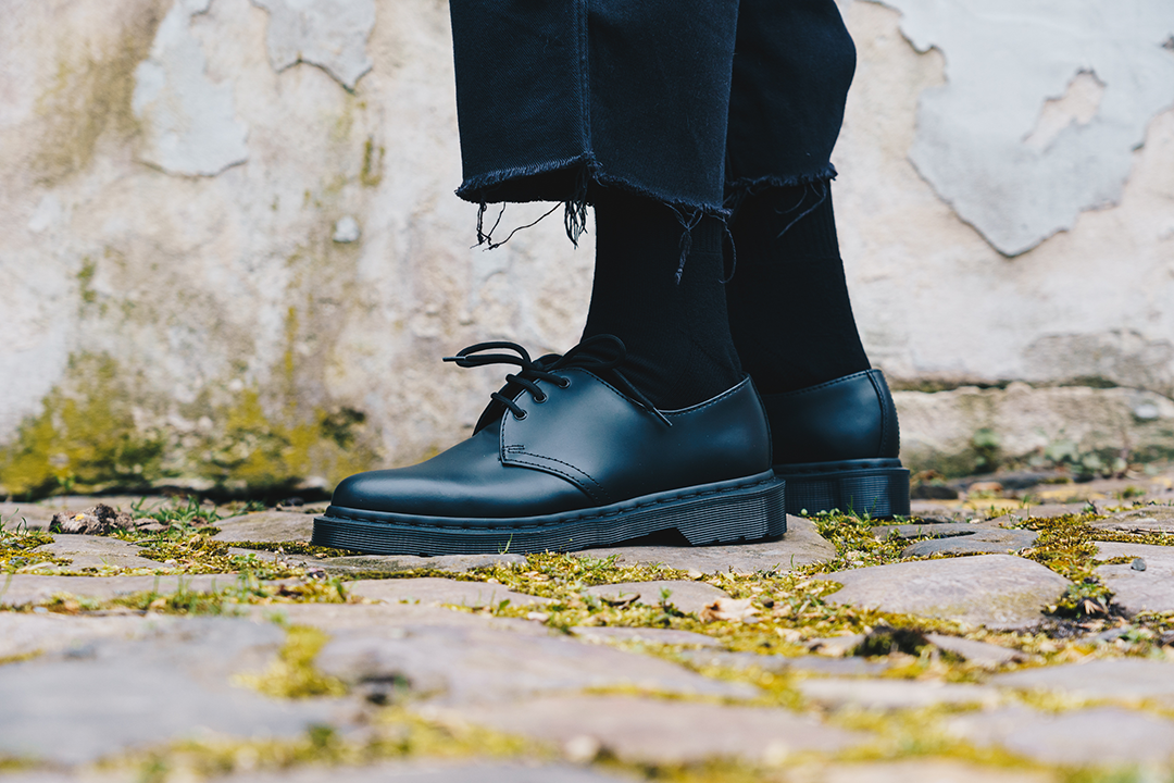 dr martens 1461 mono
