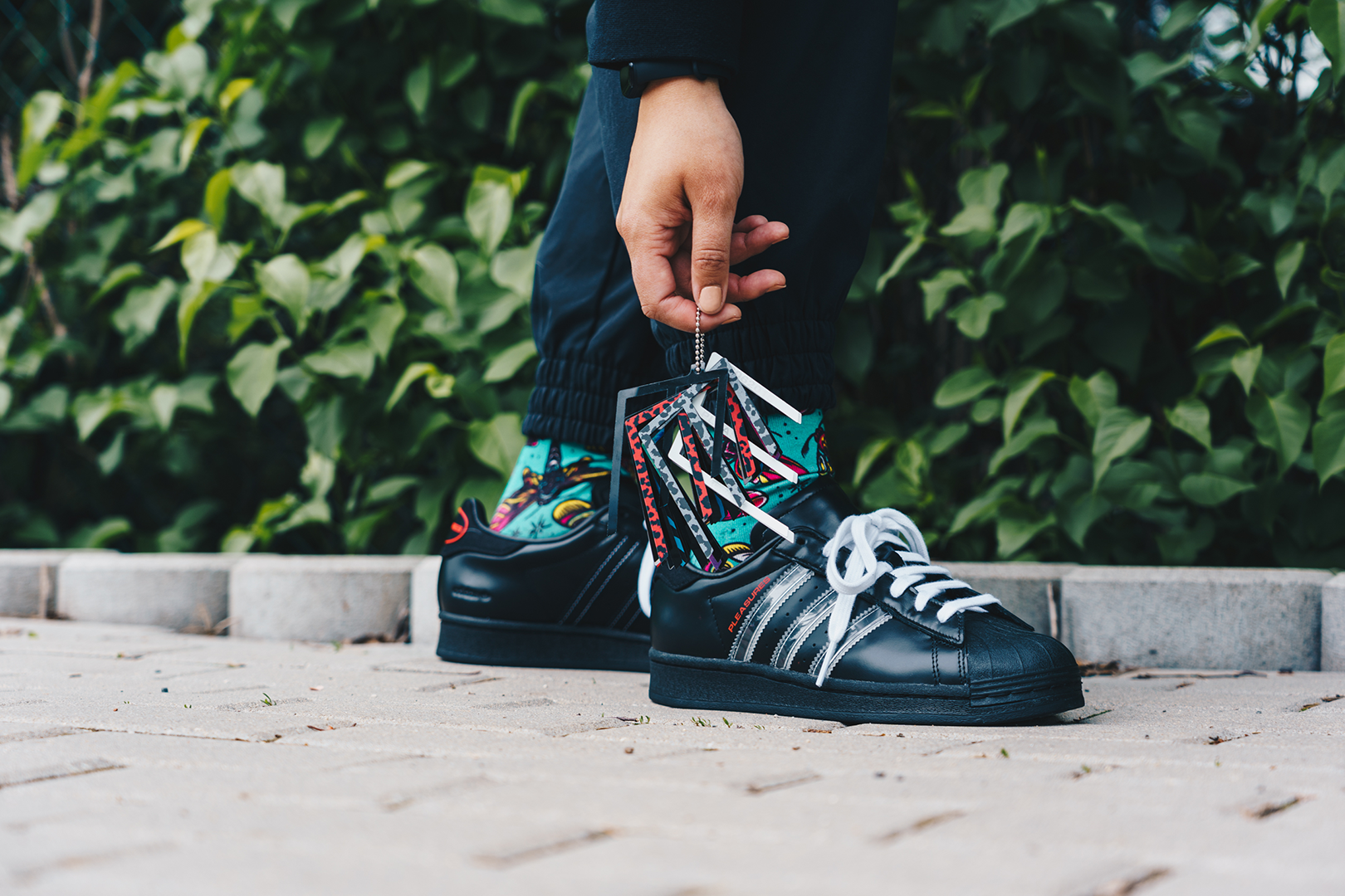 Férfi cipők adidas x Pleasures Superstar Core Black/ Ftwr White/ Red |  Footshop